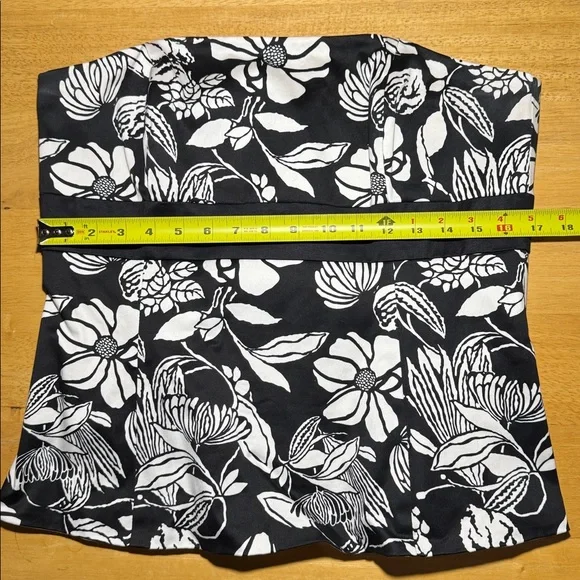 White House Black Market Bustier - Picture 3 of 12